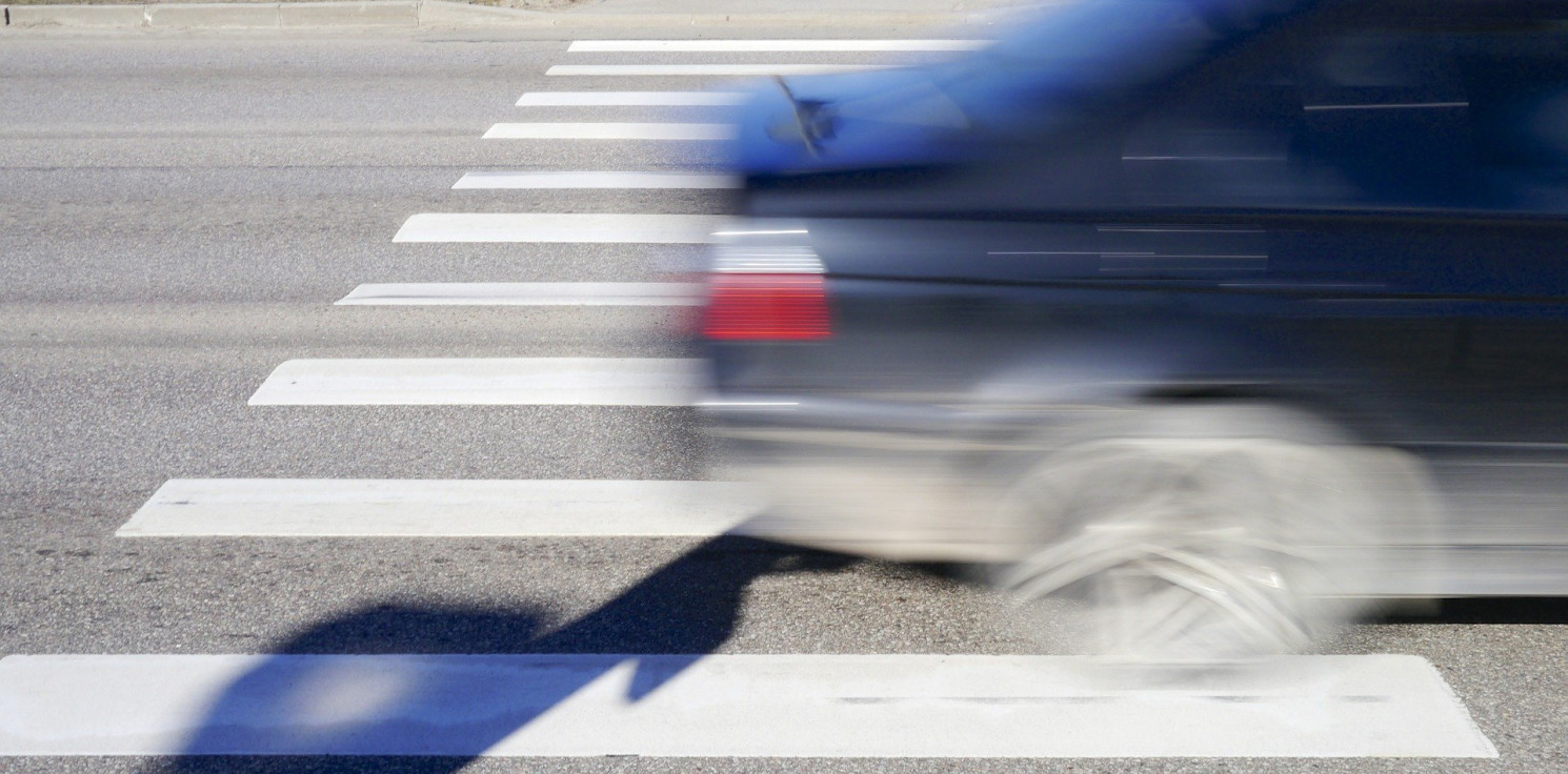 Mogilno - 17-latek potrącony na przejściu. Trafił do szpitala