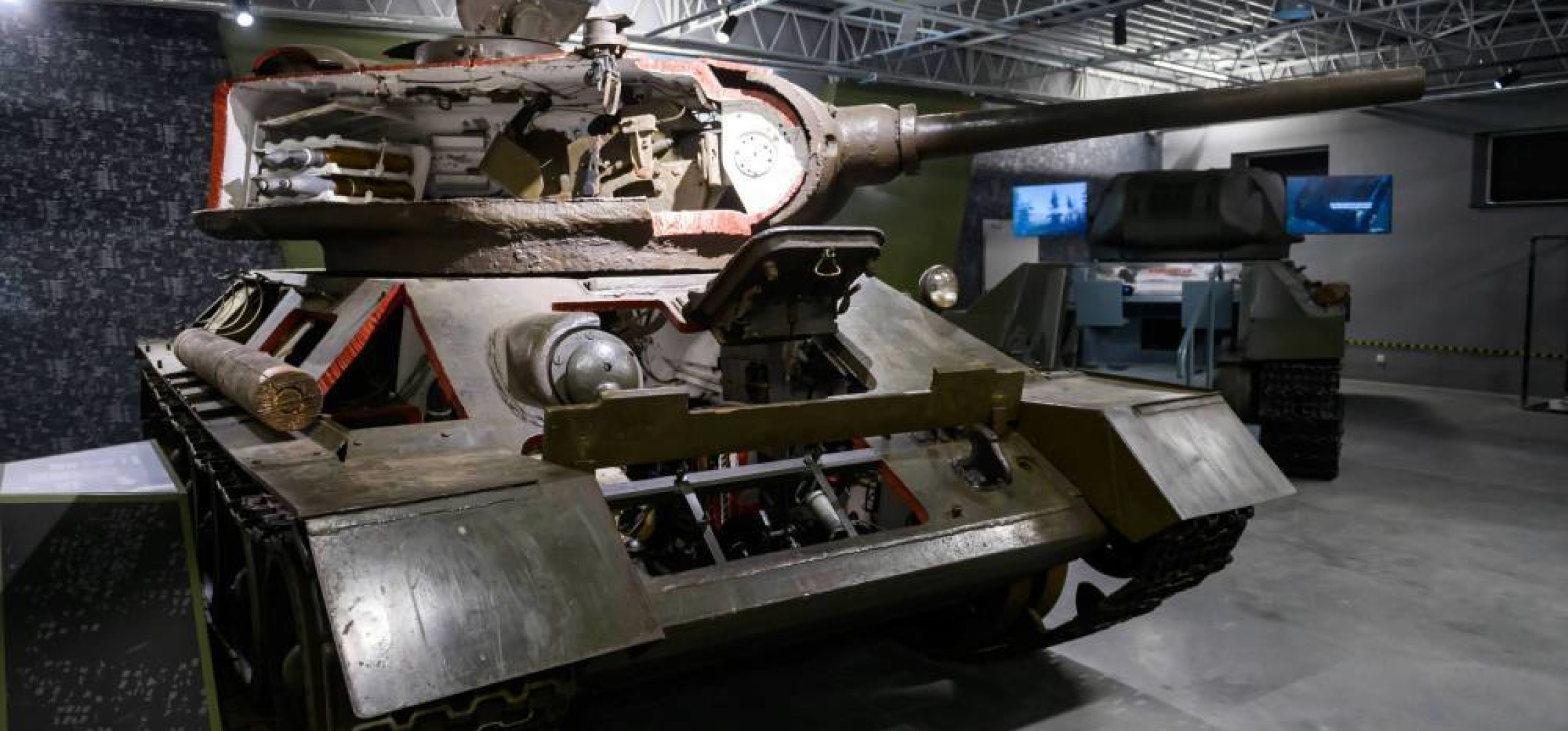 Specjalny pokaz czołgu "Rudy" w Muzeum Broni Pancernej w Poznaniu
