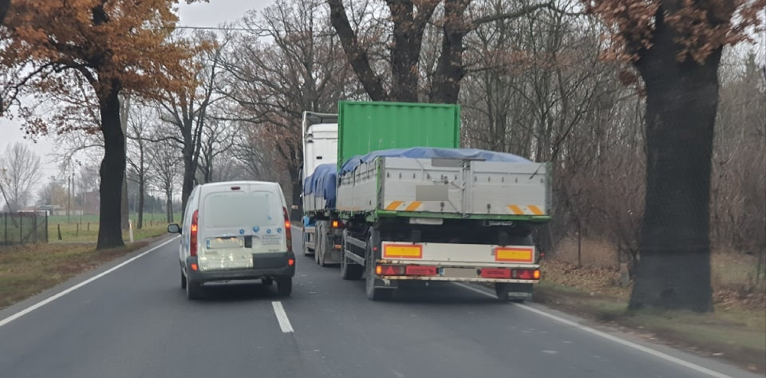 Inowrocław - Zepsuta ciężarówka korkuje drogę do Bydgoszczy