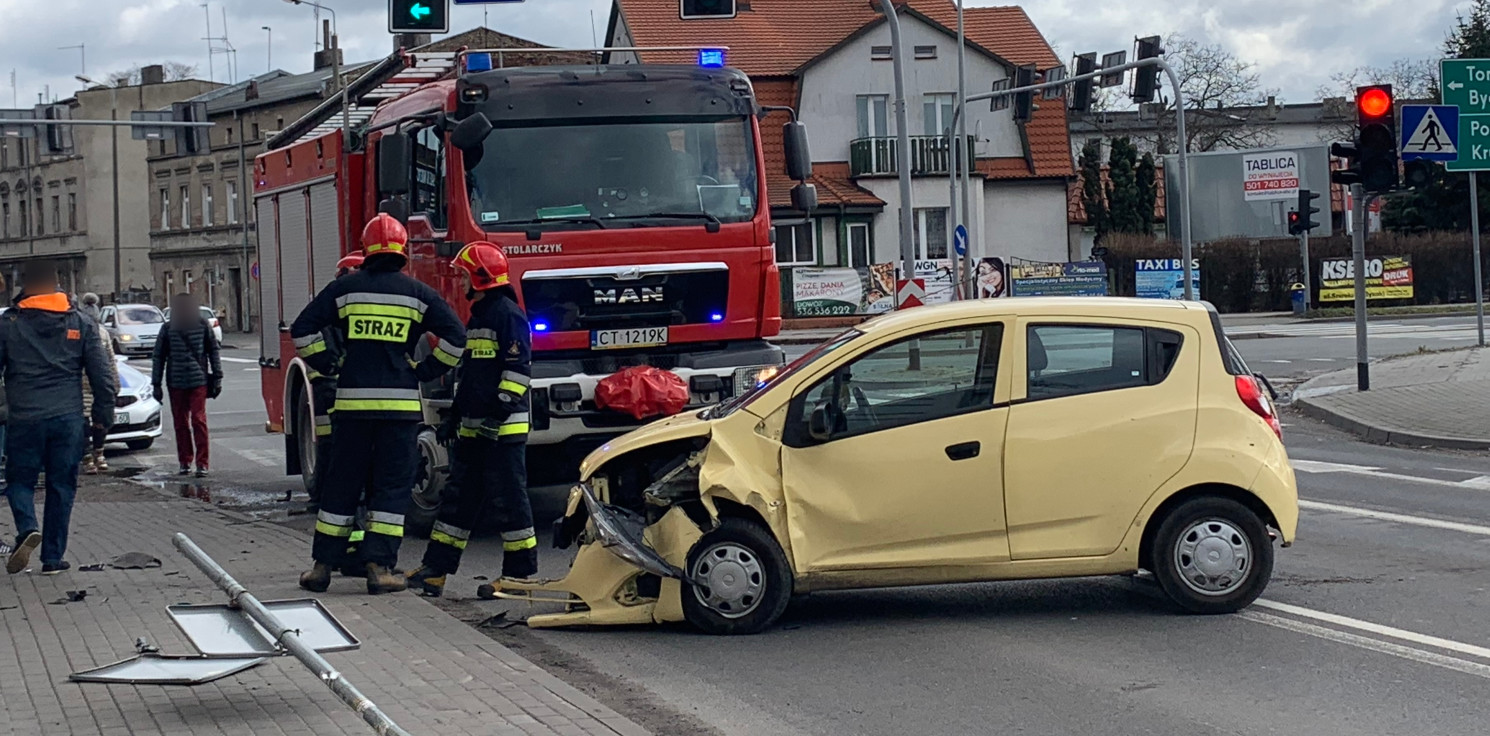 Inowrocław - Groźna kraksa w centrum miasta