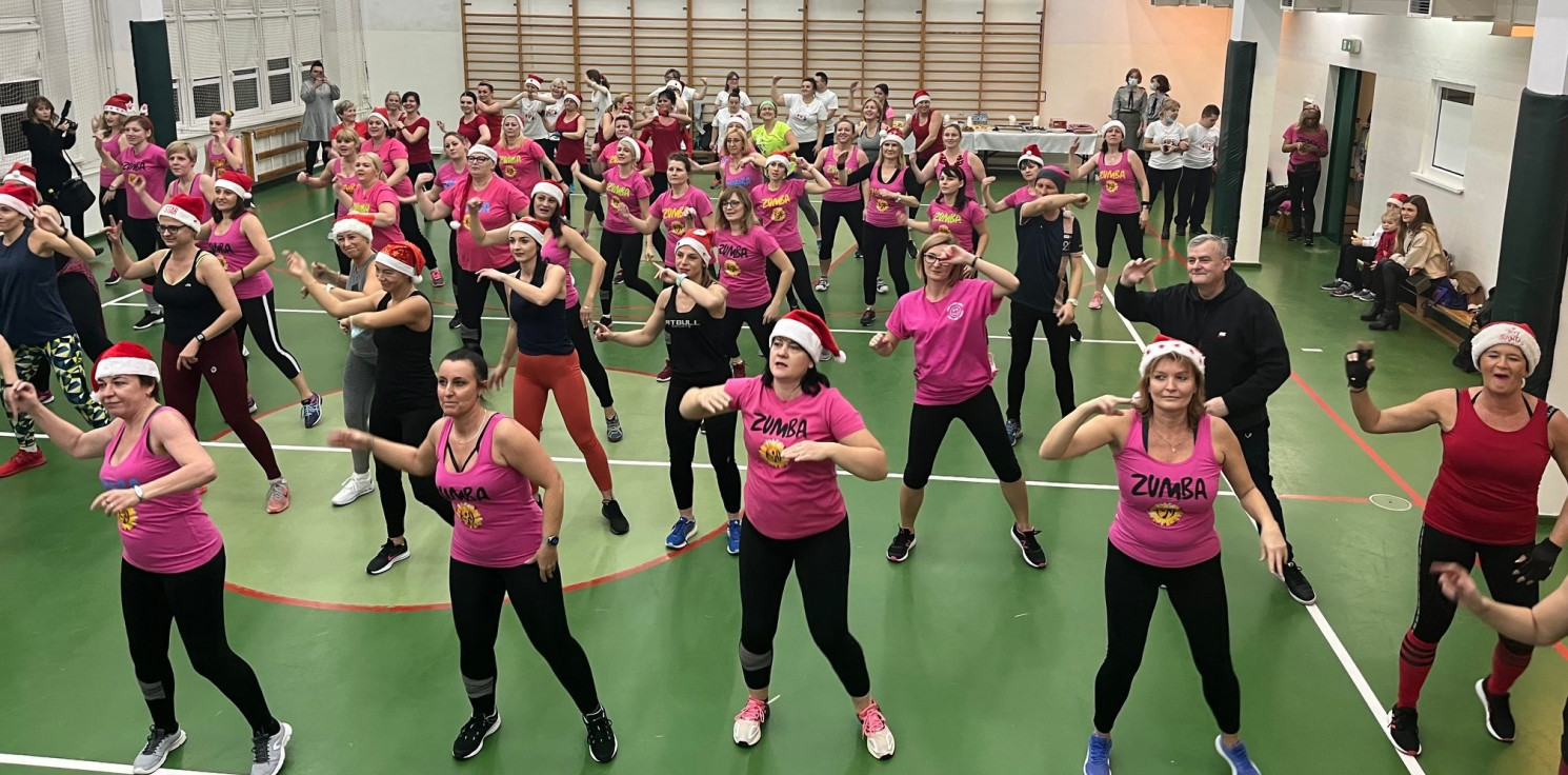Inowrocław - Zumba w czapkach Mikołaja. Dla potrzebujących