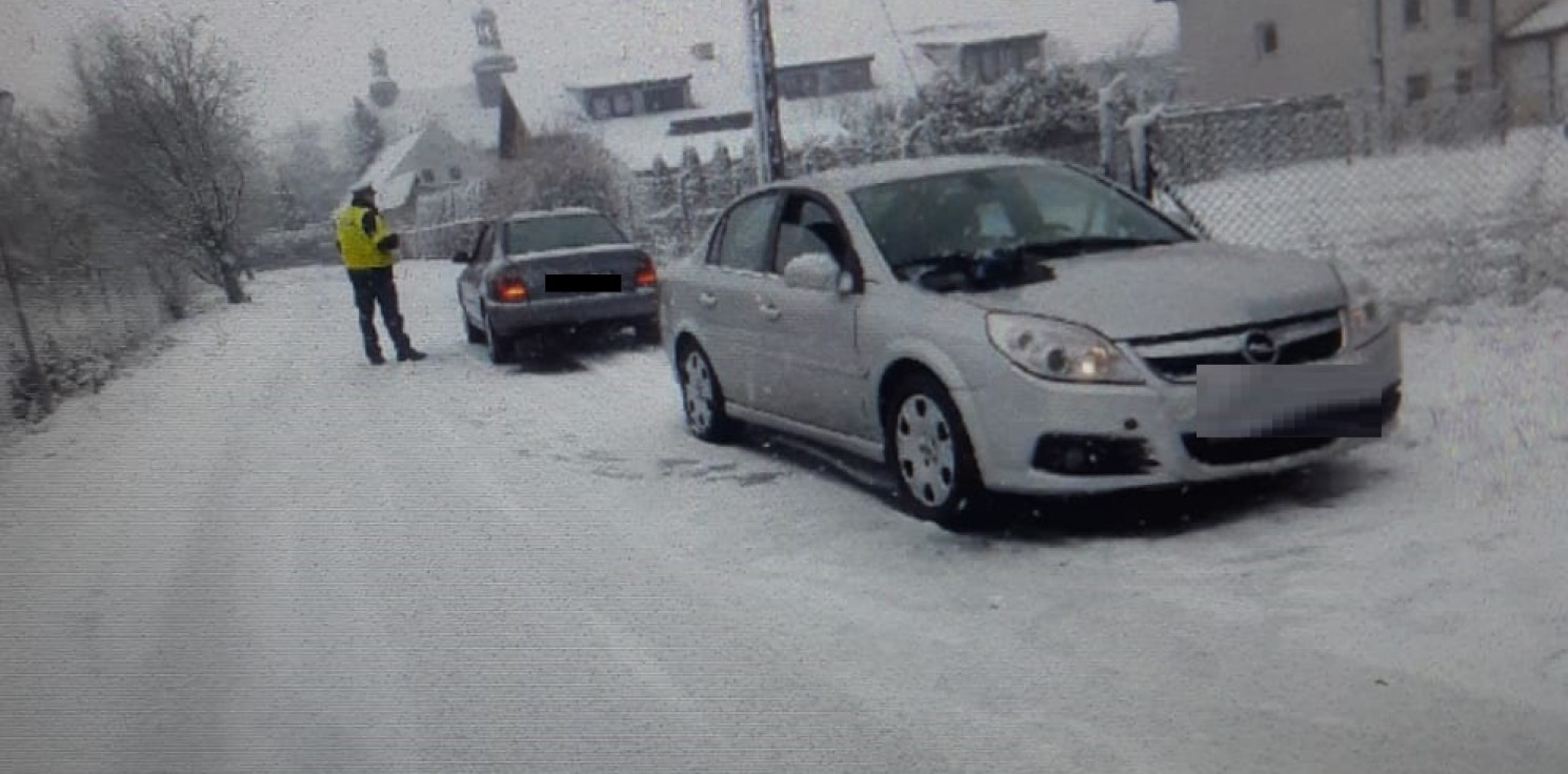 Gniewkowo.online - Pędził po oblodzonej drodze ponad 100 km/h