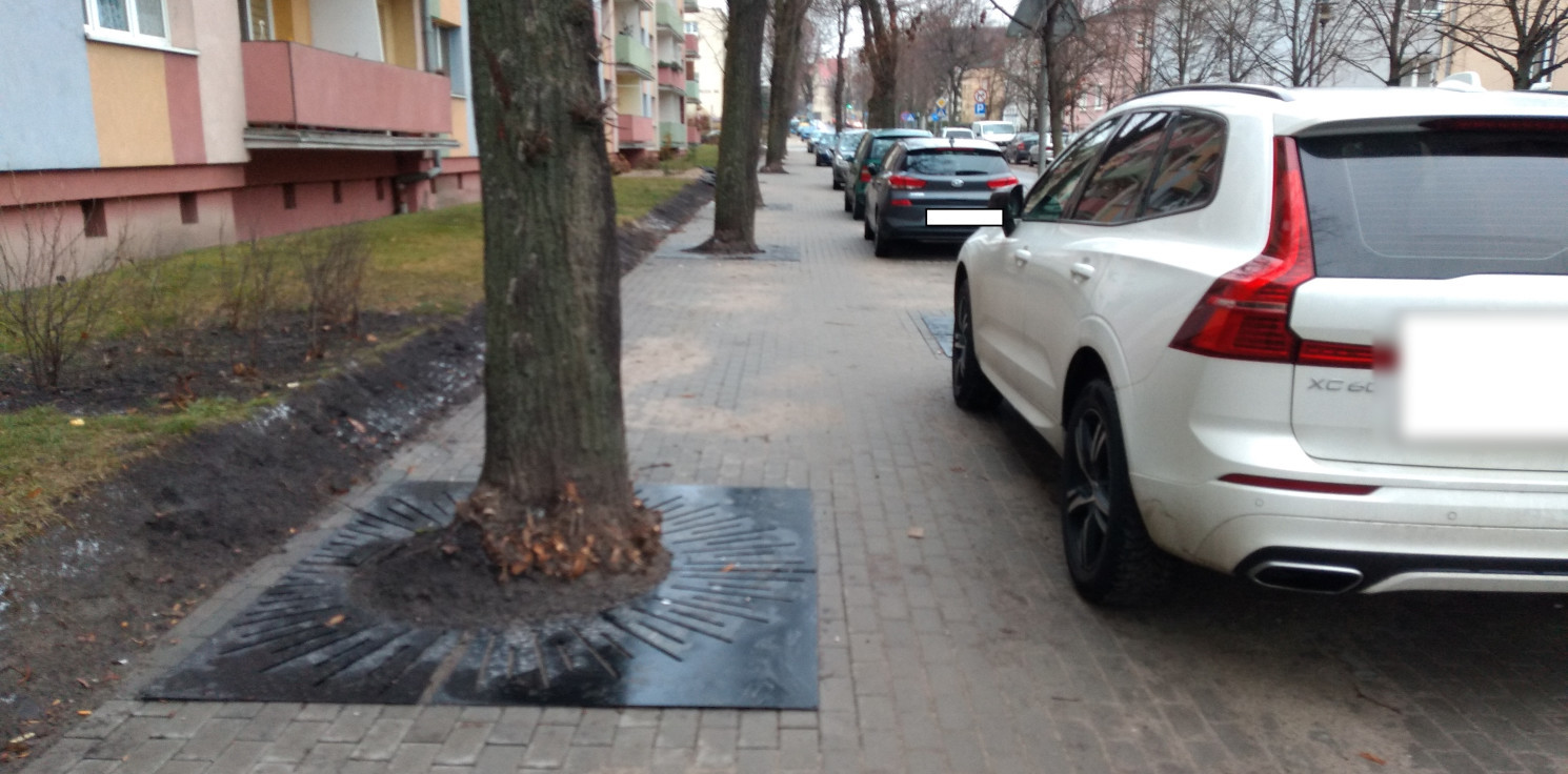 Inowrocław - Chodnik kontra parking. Głos ws. ul. Narutowicza