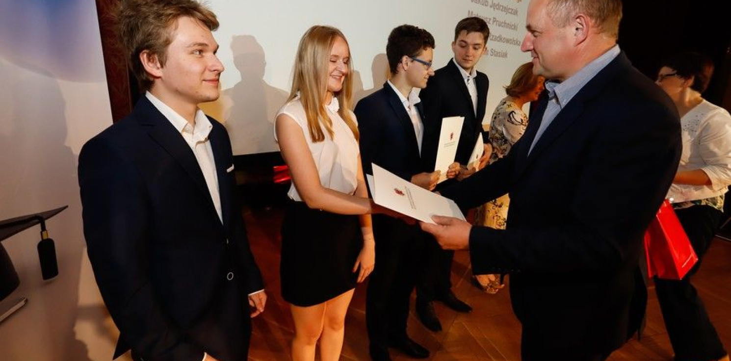 Inowrocław - 26 stypendystów z powiatu. Jedna szkoła dominuje