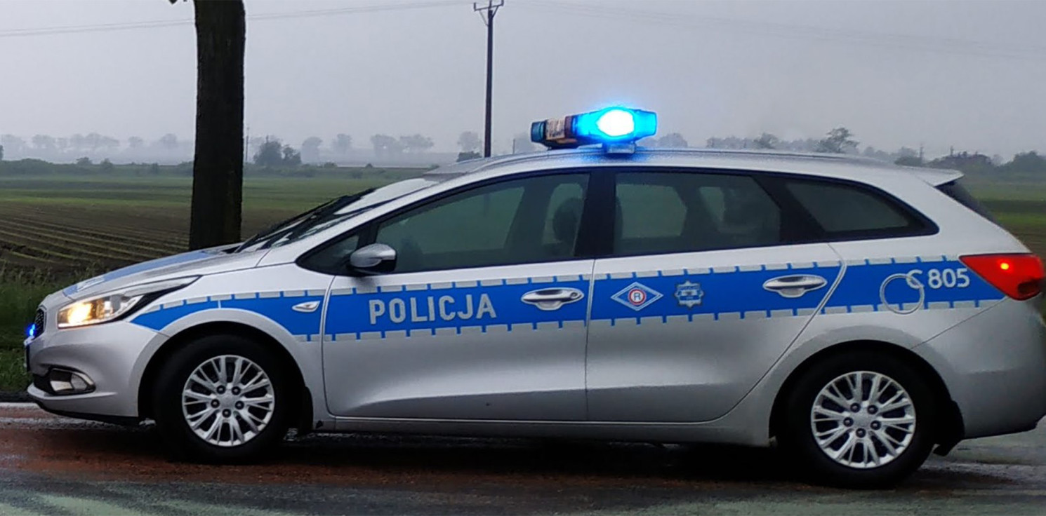 Kruszwica.online - 2 nietrzeźwych mężczyzn wiozła... pijana 16-latka