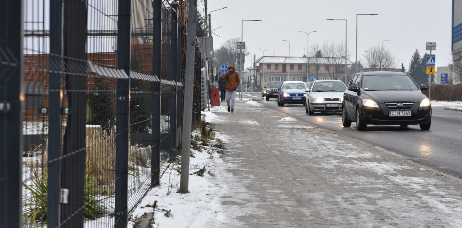 Inowrocław - Odśnieżasz chodnik przy posesji? Straż sprawdza