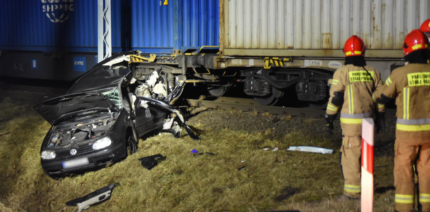 Gmina Inowrocław - Tragedia na przejeździe kolejowym. Nie żyje kierowca