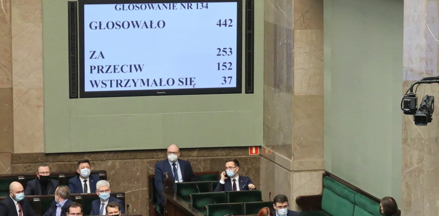 Kraj - Sejm odrzucił projekt ustawy o testowaniu pracowników pod kątem zakażenia SARS-CoV-2