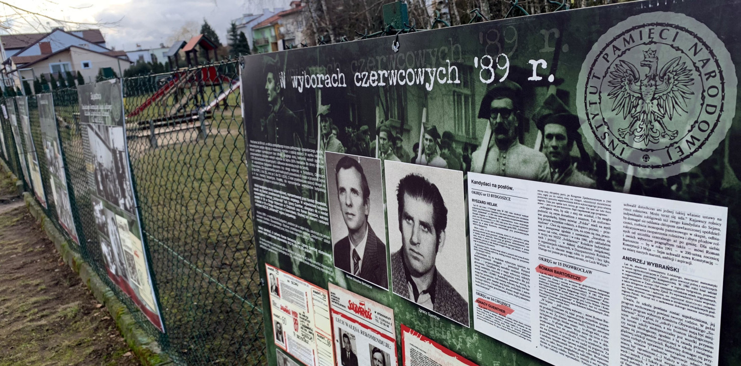 Inowrocław - Wystawa na ul. Piotra Bartoszcze. W rocznicę jego śmierci