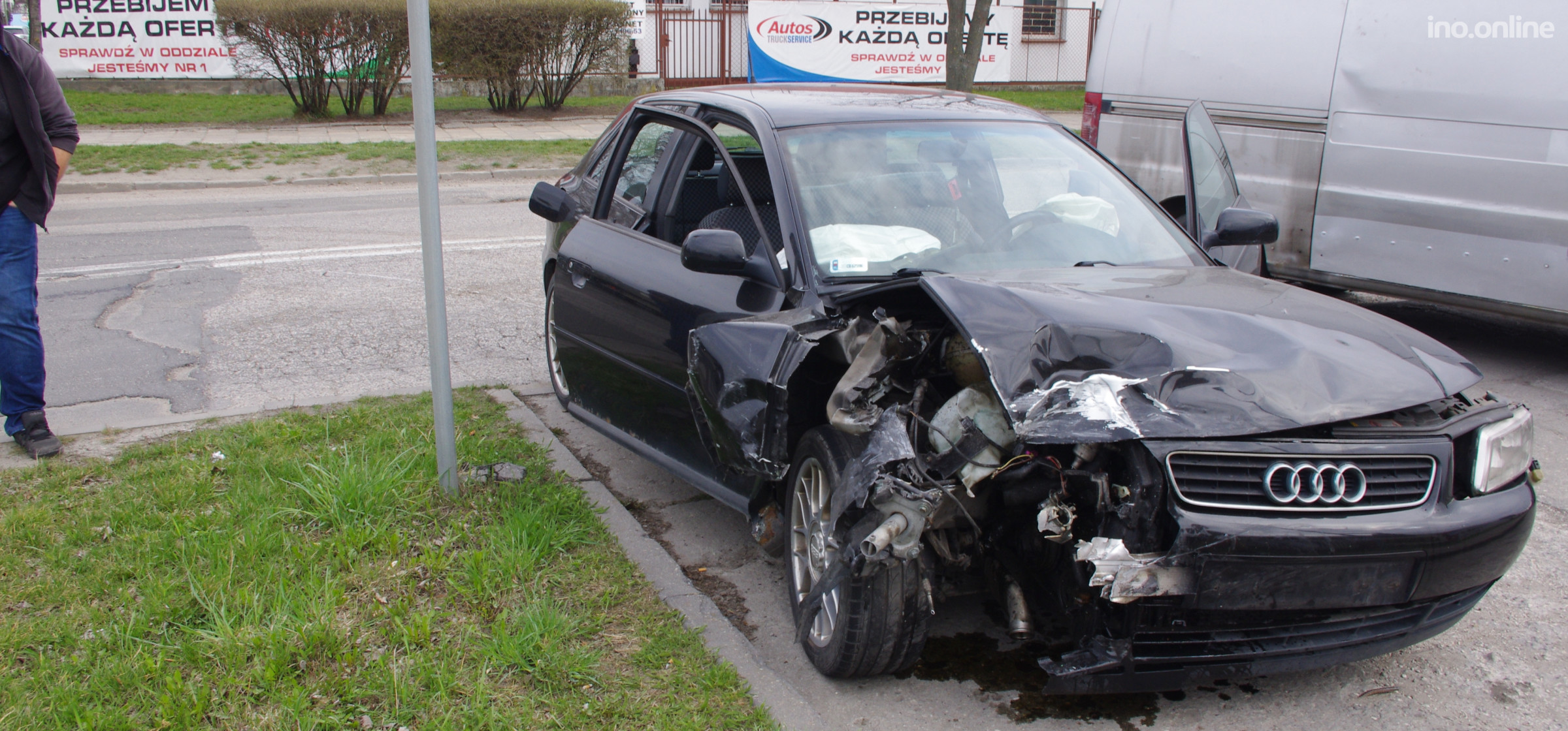 Inowrocław - Kraksa na Poznańskiej. Auto do kasacji
