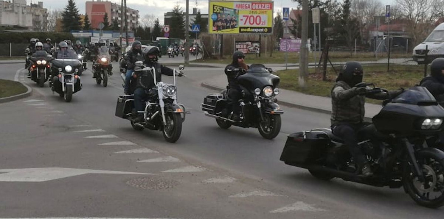 Kruszwica.online - Motocykliści pożegnali w Kruszwicy swojego kolegę