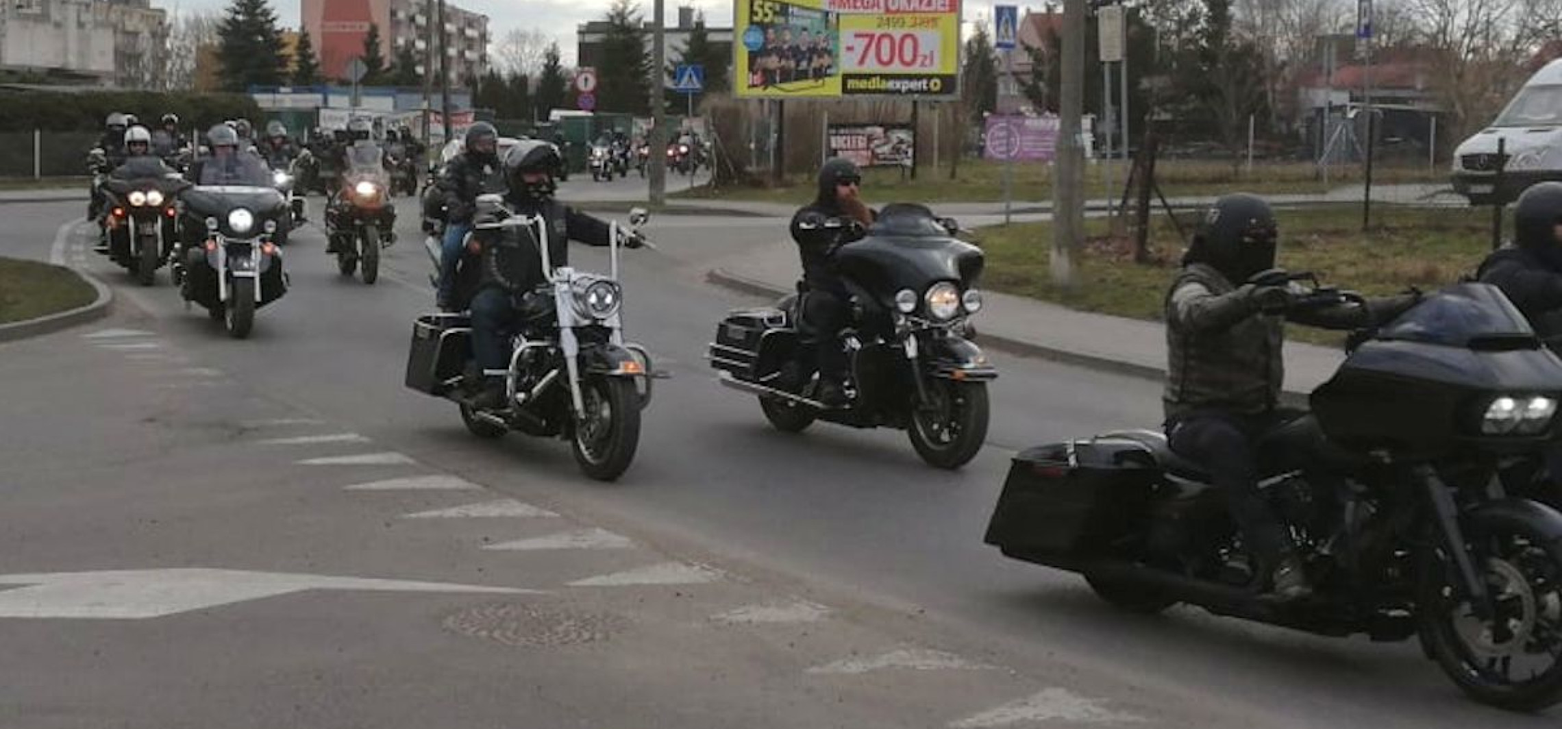 Kruszwica - Motocykliści pożegnali w Kruszwicy swojego kolegę