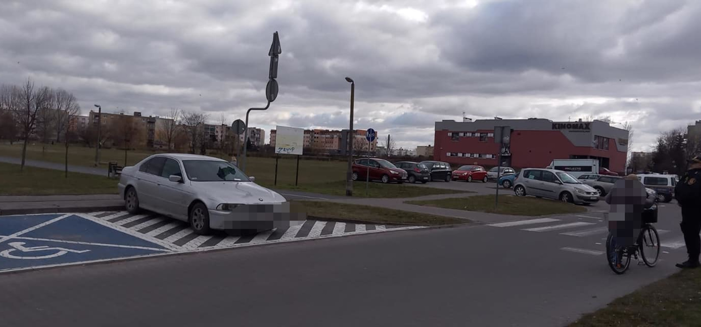 Inowrocław - Za takie parkowanie blokady poszły w ruch