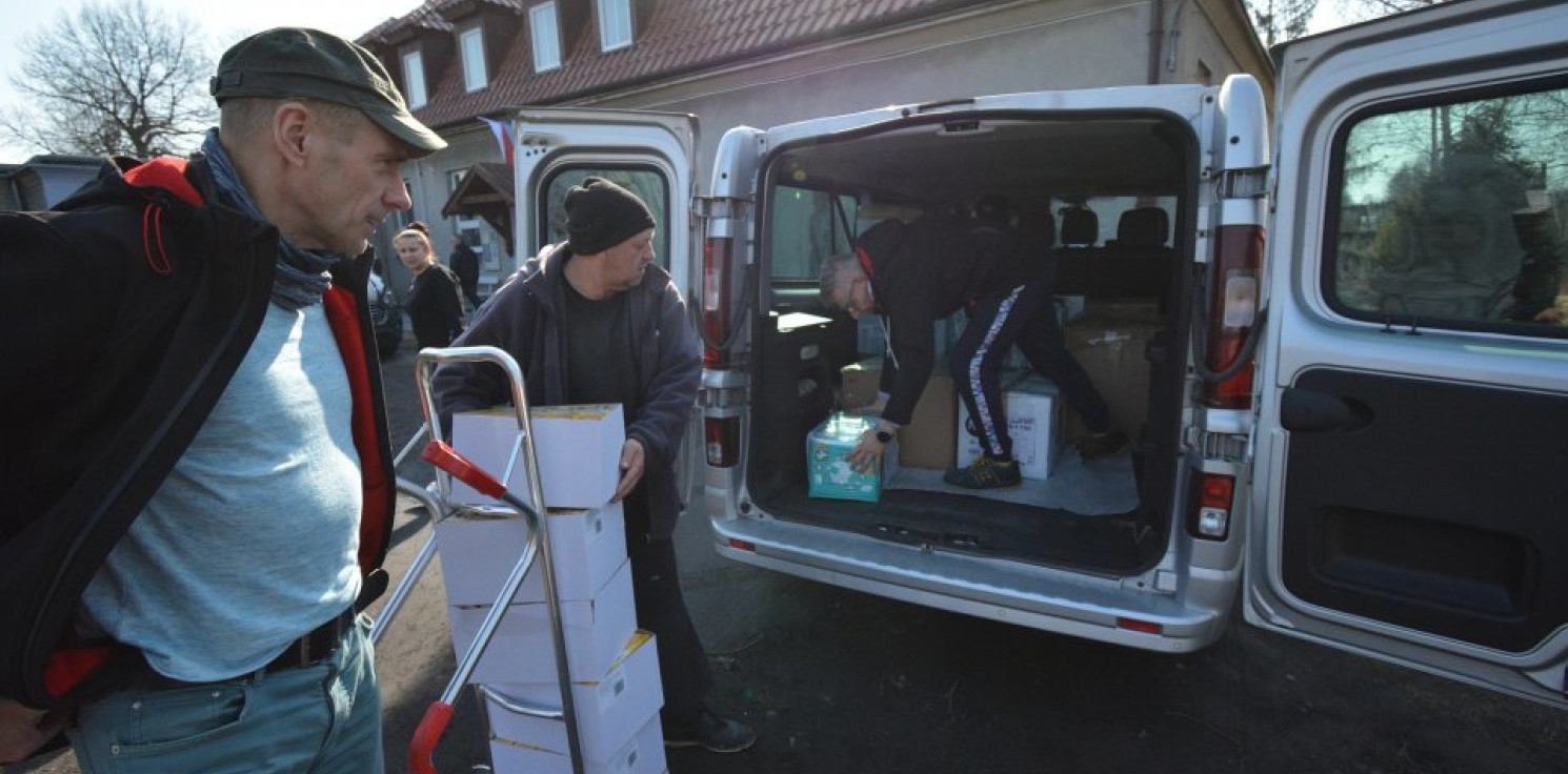 Mogilno - Trzy busy jadą na granicę z Ukrainą. Przekażą dary 