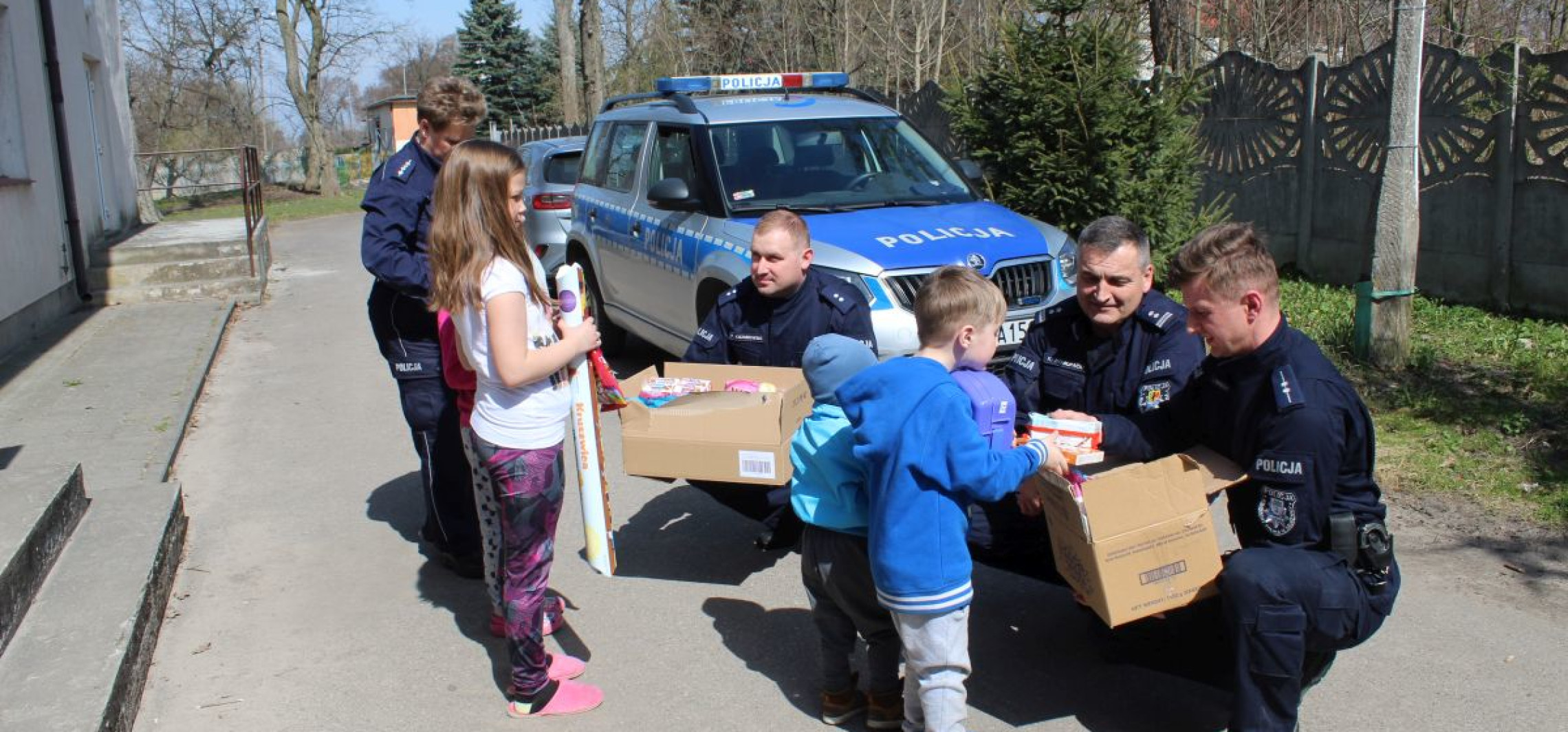 Inowrocław - Policjanci ponownie obdarowali ukraińskie dzieci