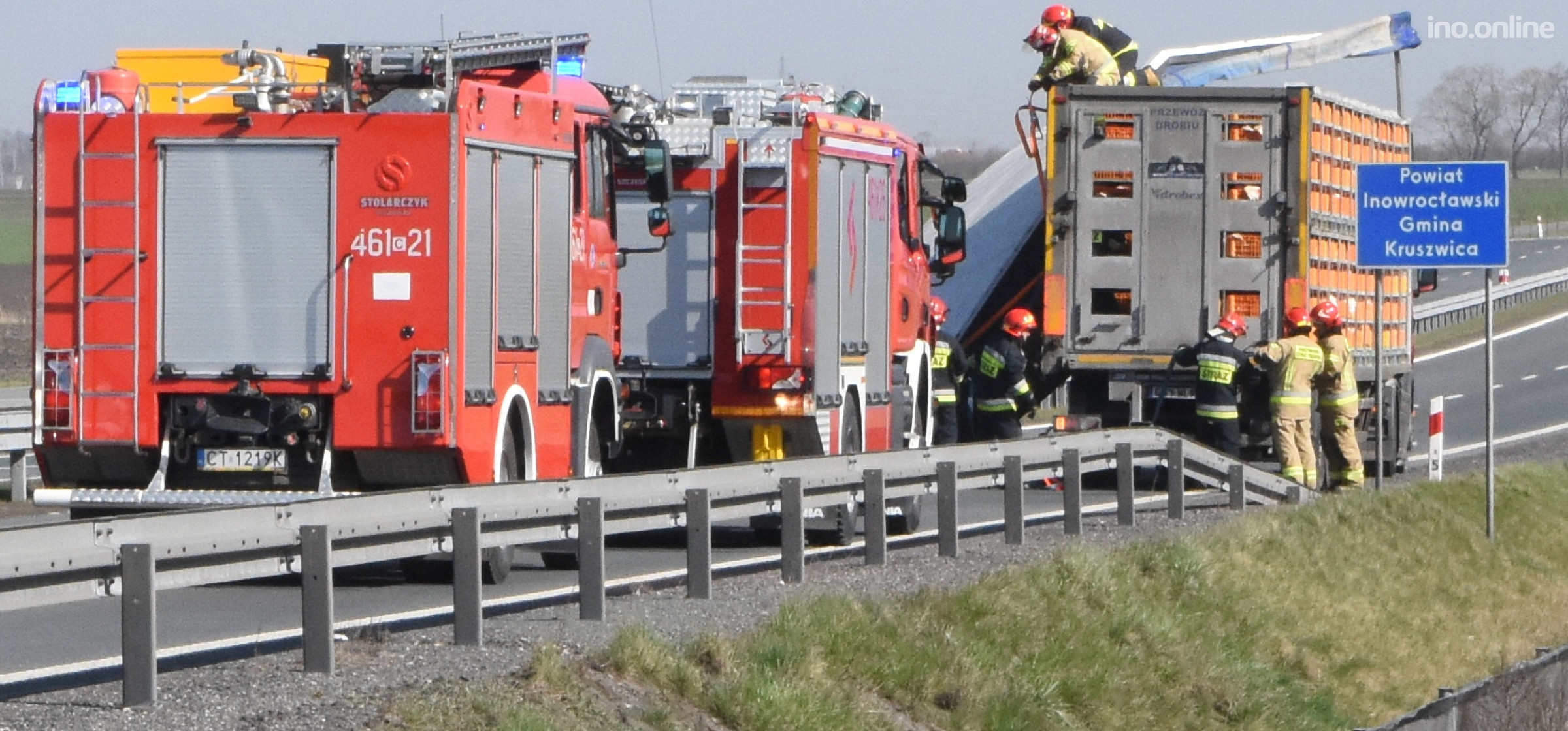 Inowrocław - Utrudnienia na obwodnicy. Wiatr zerwał plandekę