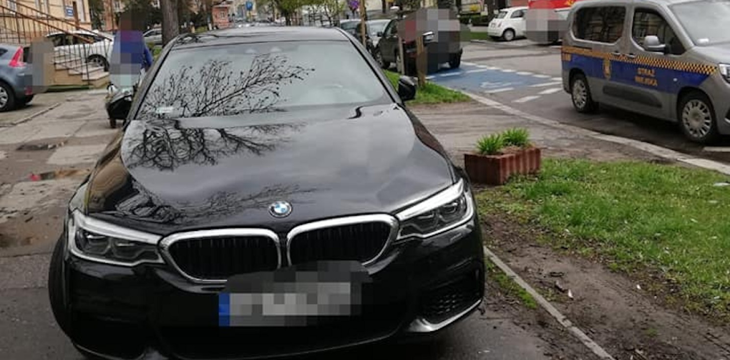Inowrocław - Municypalni znów pokazują, jak nie parkować