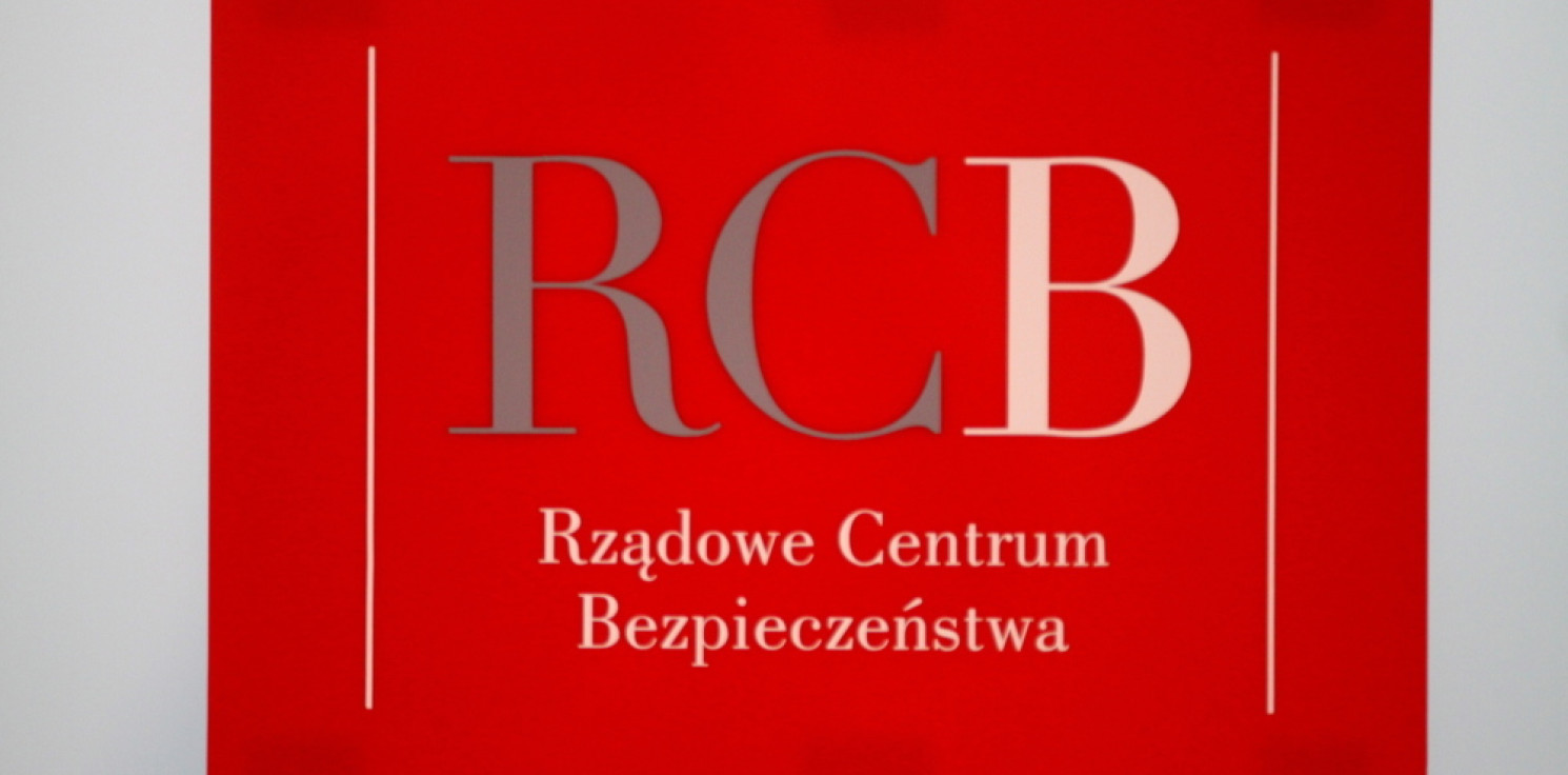 Kraj - RCB: alert z ostrzeżeniem o gwałtownych burzach i silnym wietrze