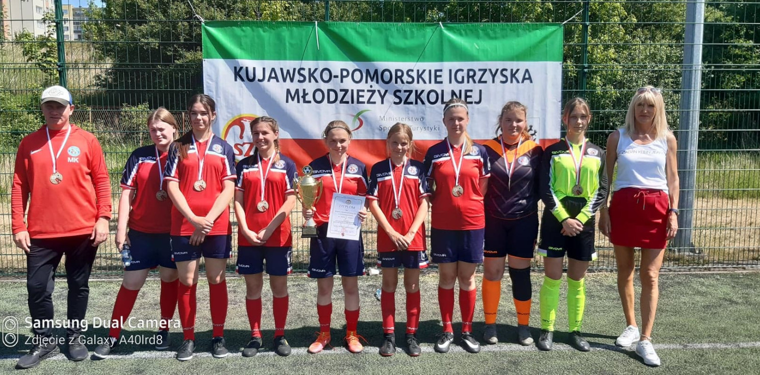 Inowrocław - Piłkarki z Szóstki mistrzyniami województwa