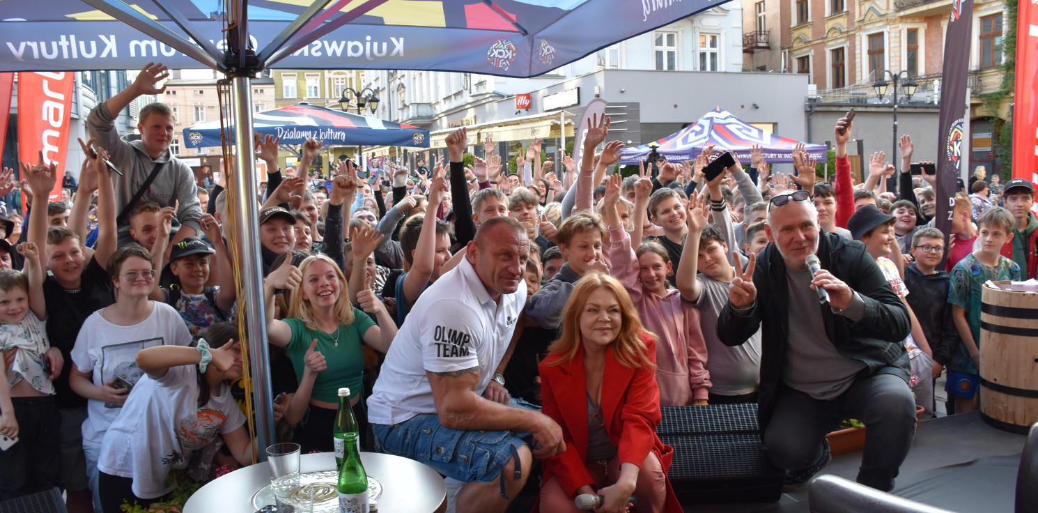 Inowrocław - Mariusz Pudzianowski zrobił show. Przyciągnął tłumy