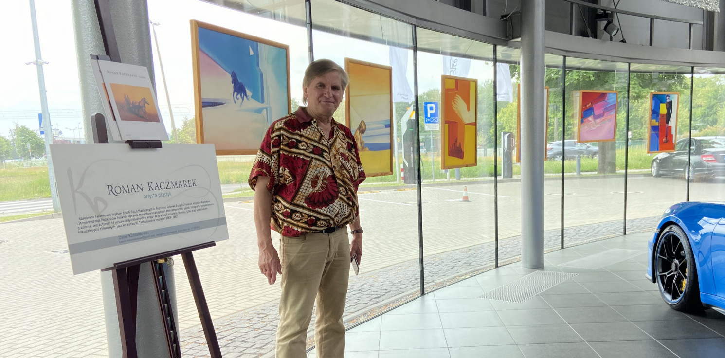 Inowrocław - Artysta z Kruszwicy otworzył wystawę w salonie Porsche