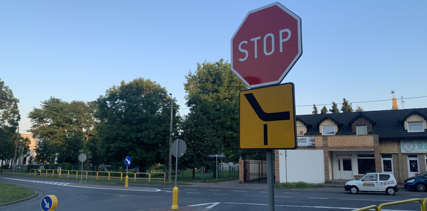 Inowrocław - W Inowrocławiu przybyło kolejnych znaków STOP
