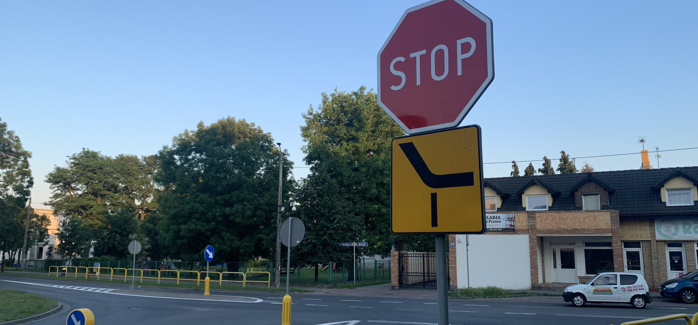 Inowrocław - W Inowrocławiu przybyło kolejnych znaków STOP