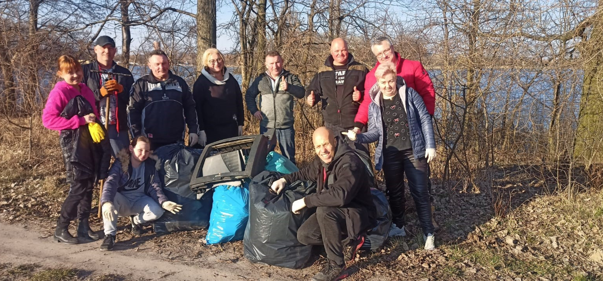 Inowrocław -  Pomogli sprzątać park. Ponad 60 worków śmieci