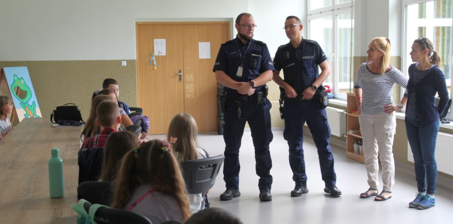 Inowrocław - W MDK rozpoczęli półkolonie. Przyjechała policja