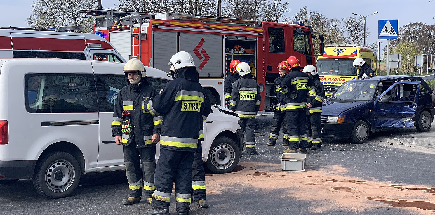 Pakość.online - Wypadek w Pakości, są ranni