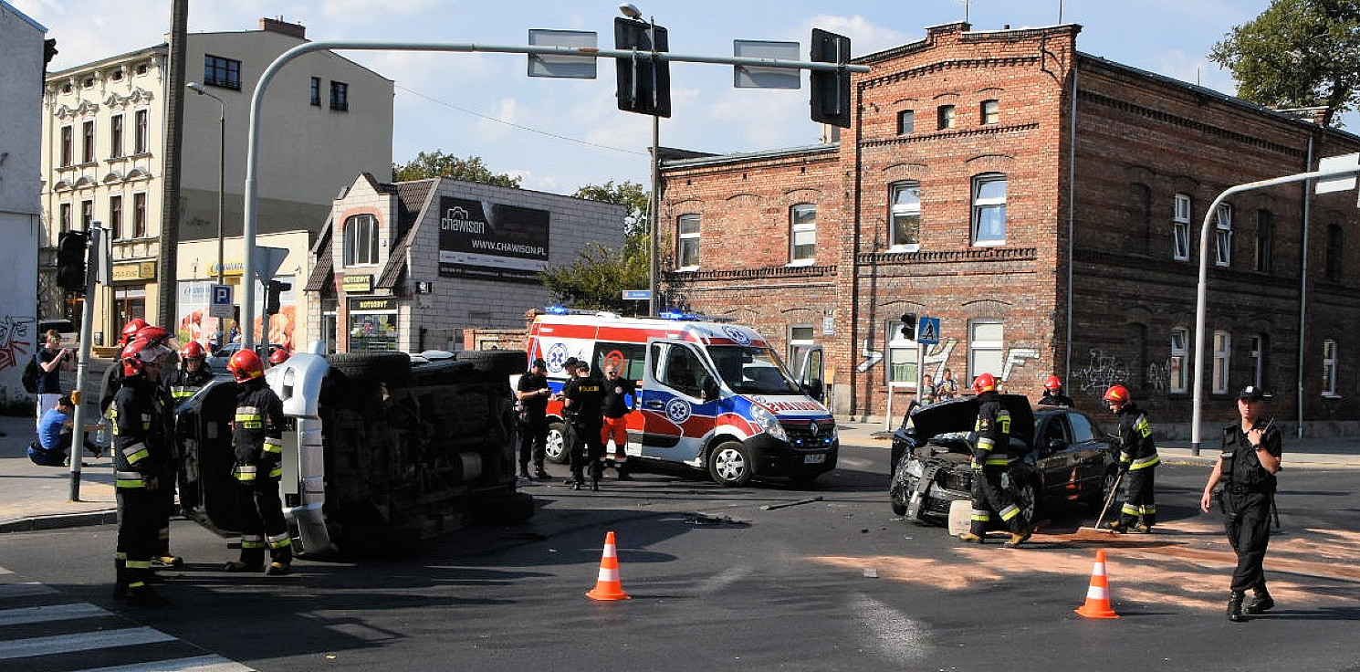 Inowrocław - Groźna kraksa w centrum miasta