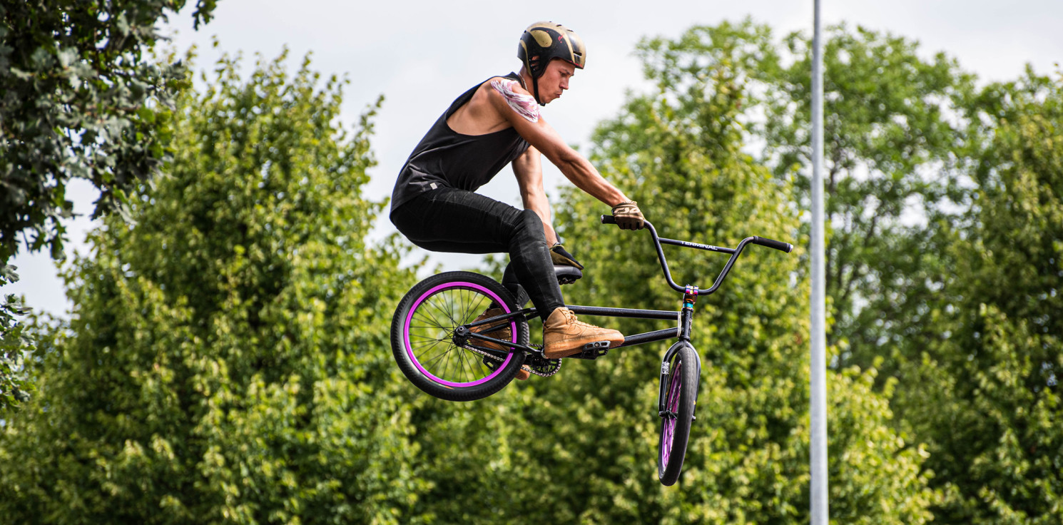 Inowrocław - W skate parku pucharowo skakali na BMX-ach