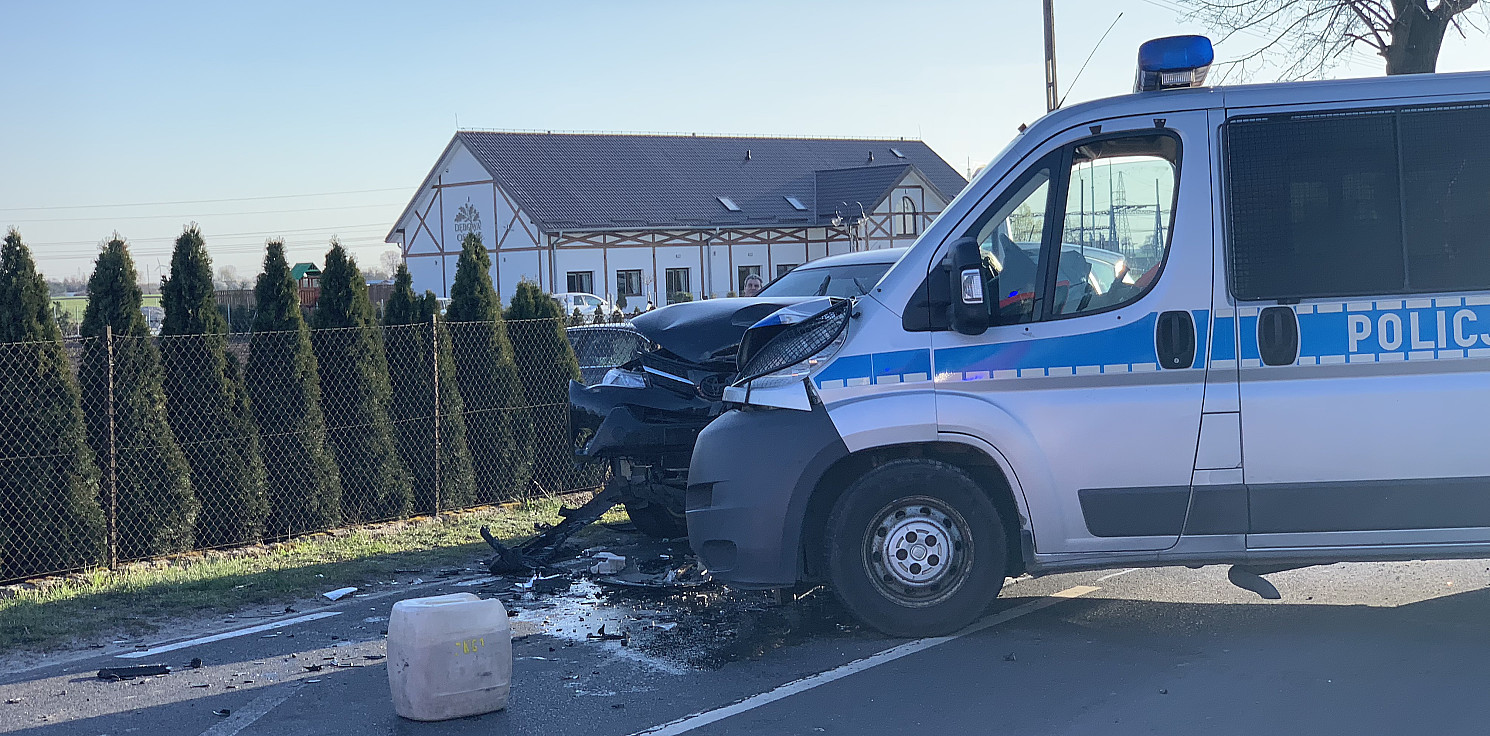Region - Groźna kraksa z udziałem radiowozu