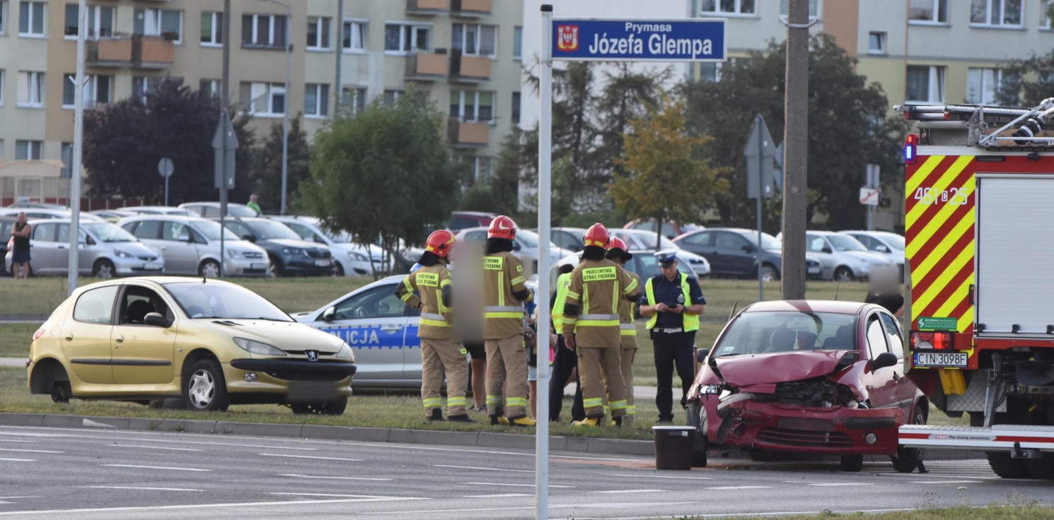 Inowrocław - Zderzenie dwóch samochodów na Rąbinie