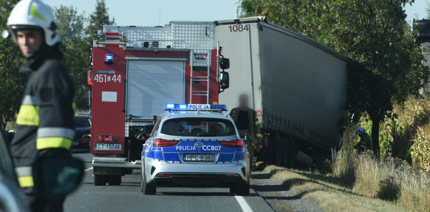 Region - Ciężarówka w rowie. Są utrudnienia na krajówce