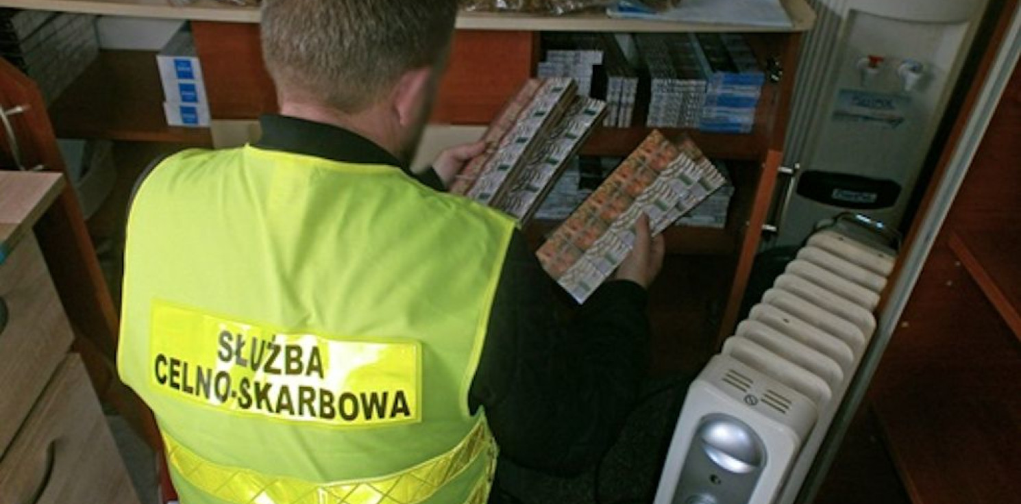 Inowrocław - Nielegalny proceder w... kiosku parkingowym