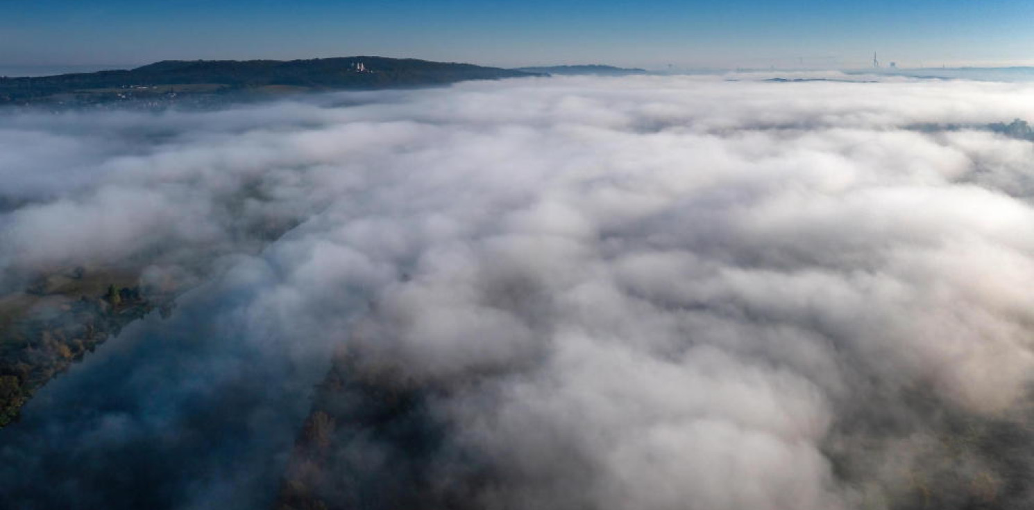 Kraj - IMGW ostrzega przed gęstą mgłą w ośmiu województwach
