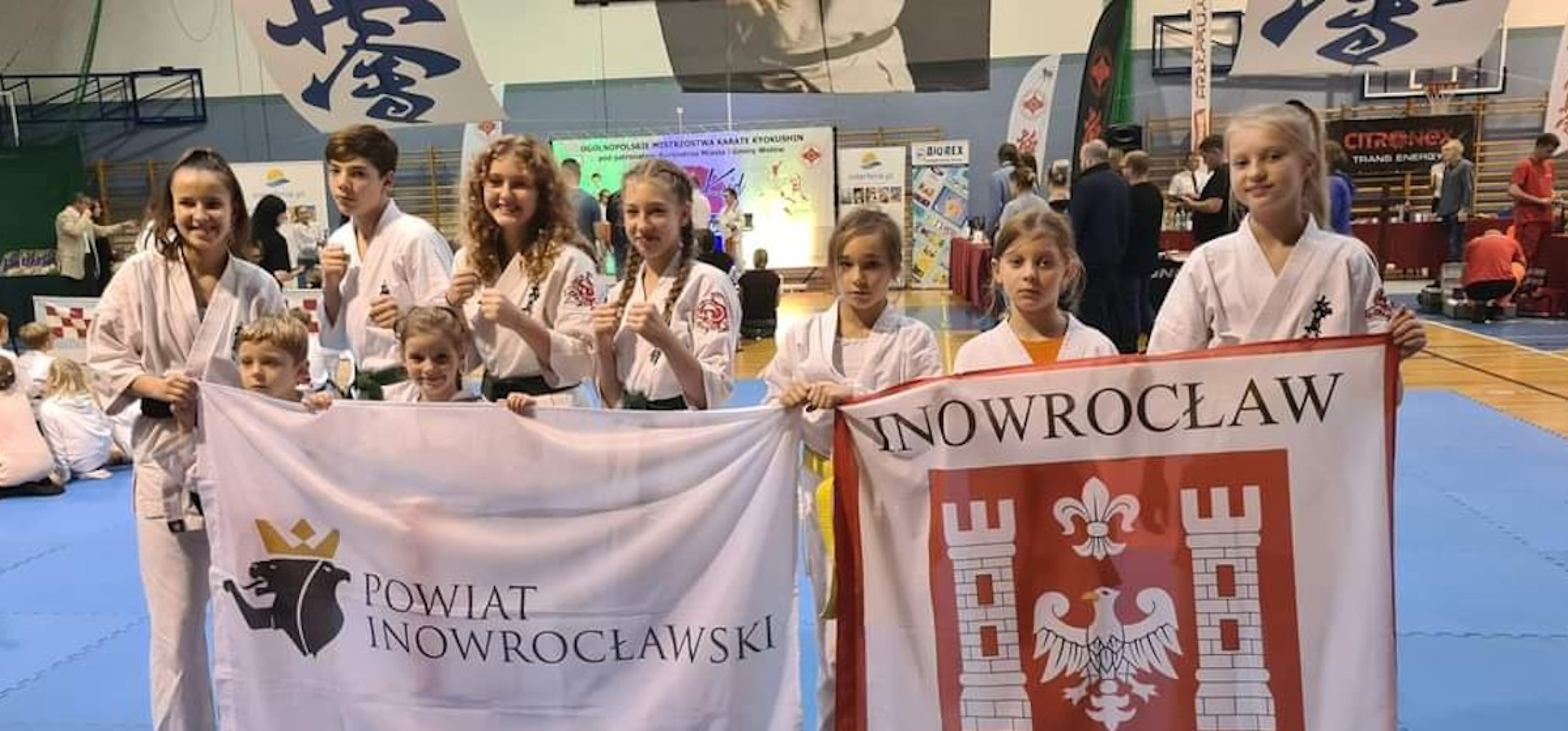 Inowrocław - Młodzi karatecy z Inowrocławia cieszą się z medali