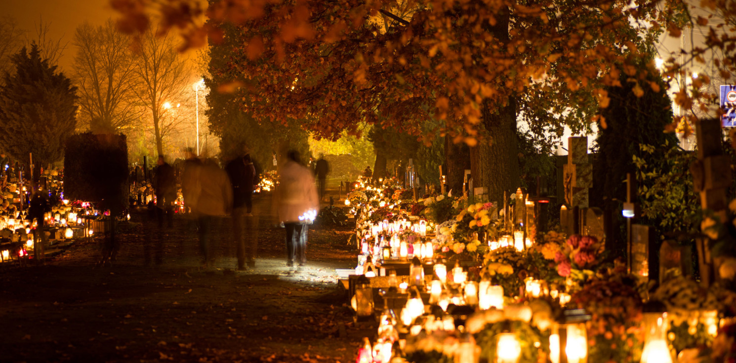 Inowrocław - Rozświetlone inowrocławskie cmentarze 1 listopada