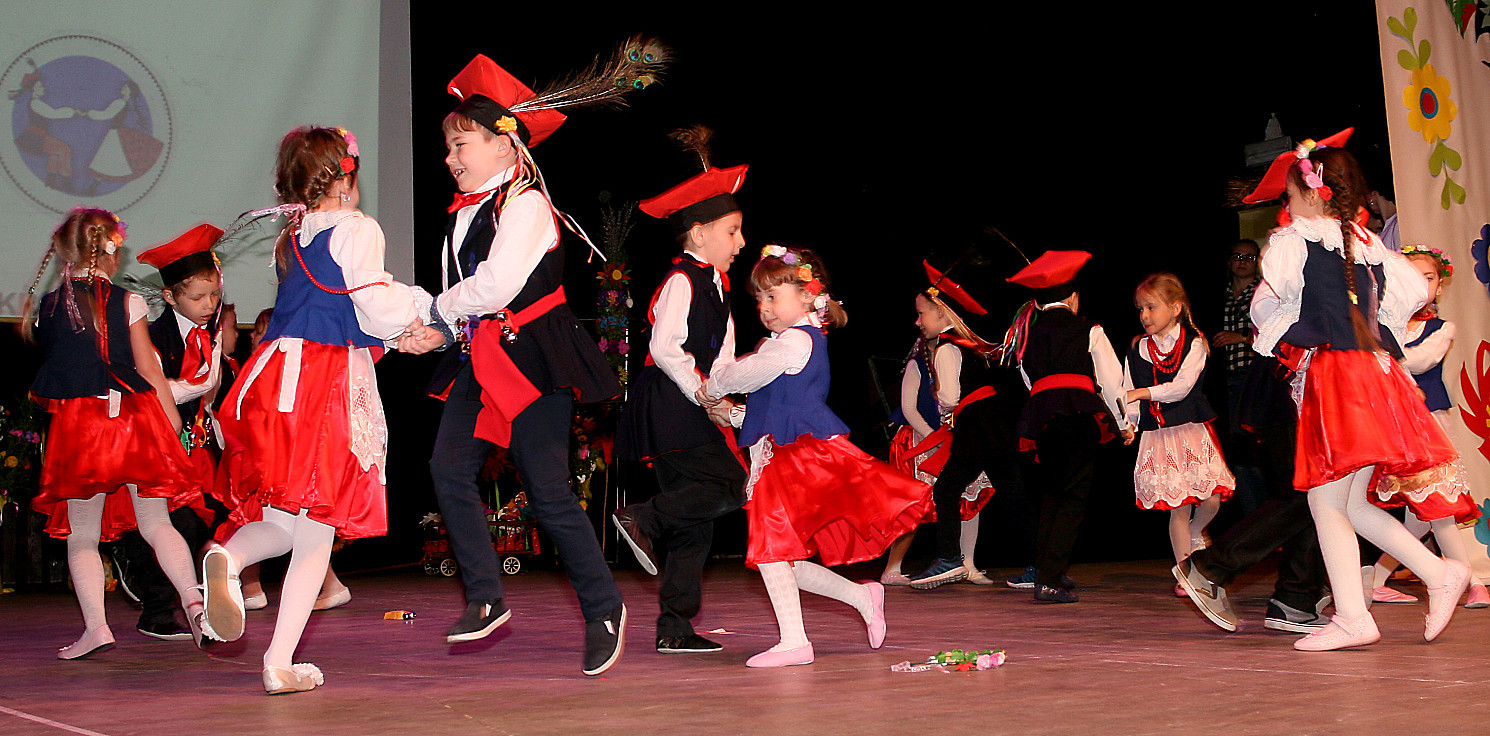 Inowrocław - Przedszkolaki w teatrze, na ludowo