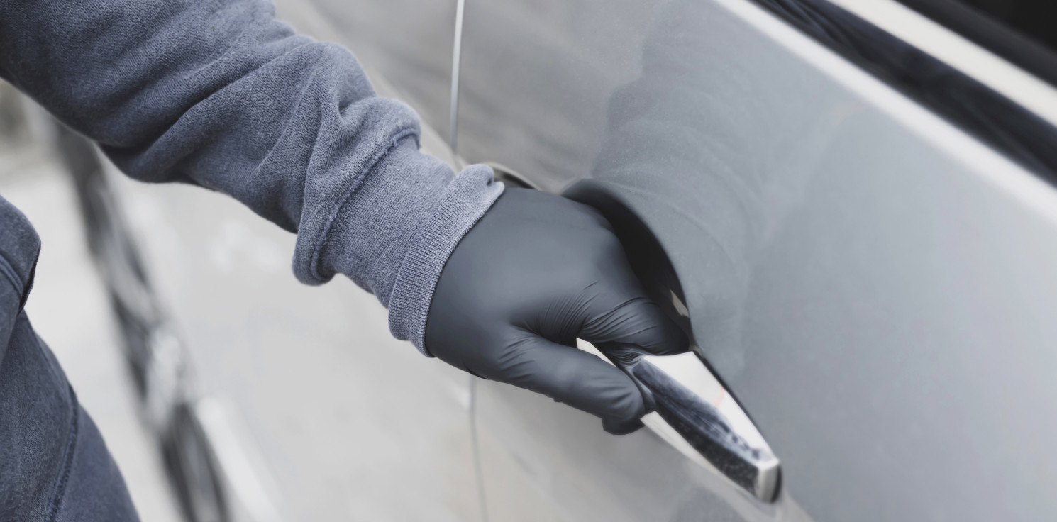 Inowrocław - Metoda na kartkę papieru. To wystarczy, aby ukraść auto