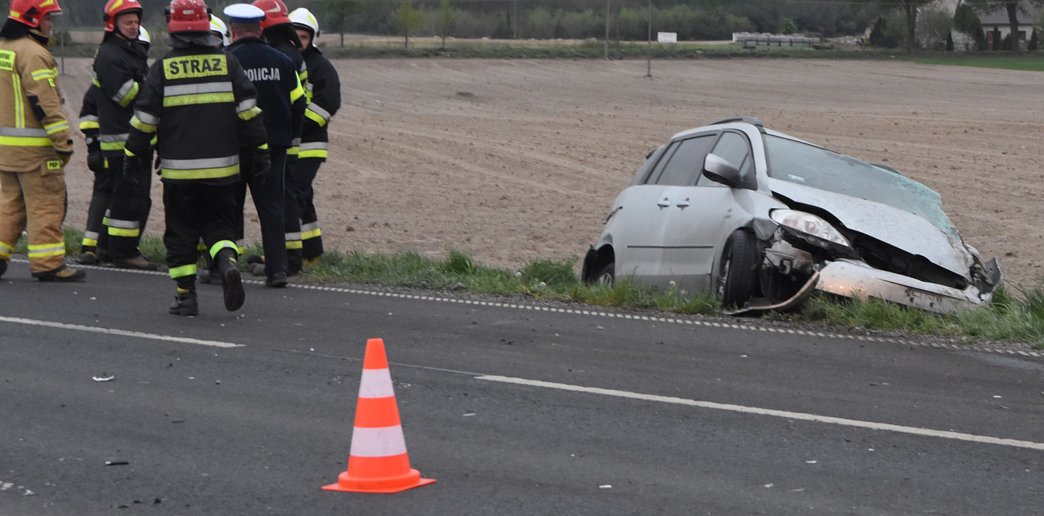 Region - Mazda w rowie, kierowca ranny
