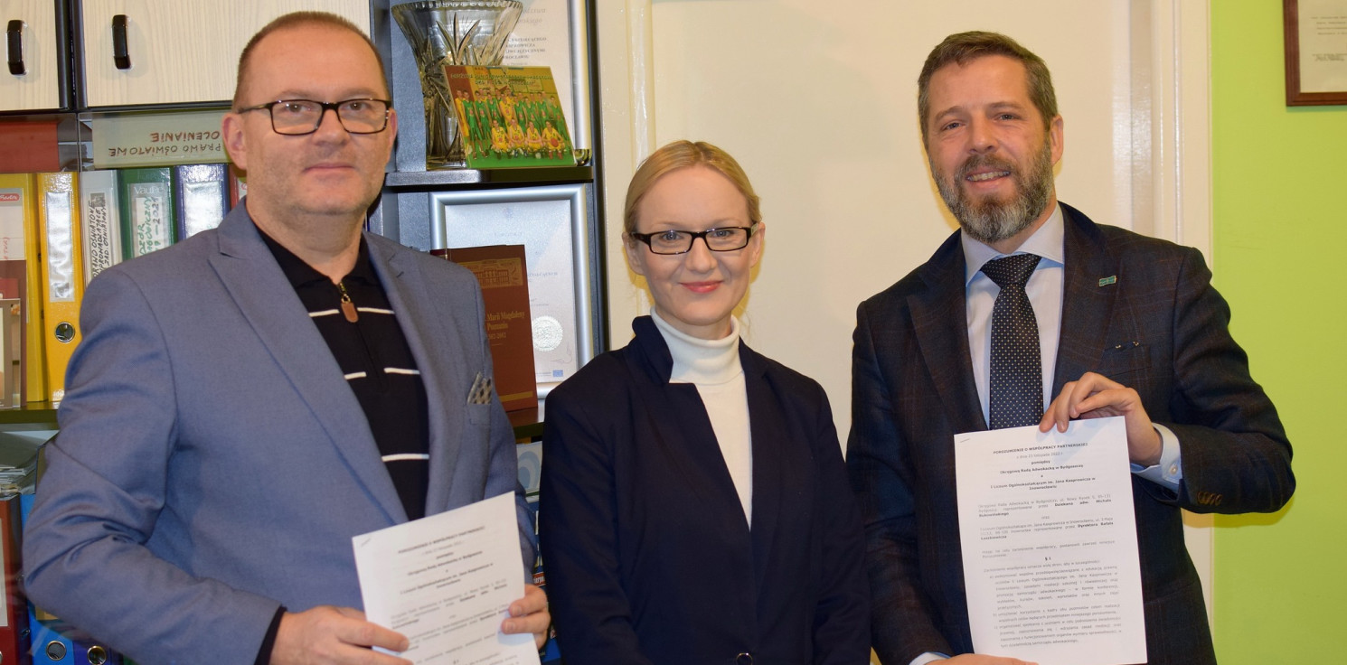 Inowrocław - Ważna umowa I LO. Skorzystają na niej uczniowie