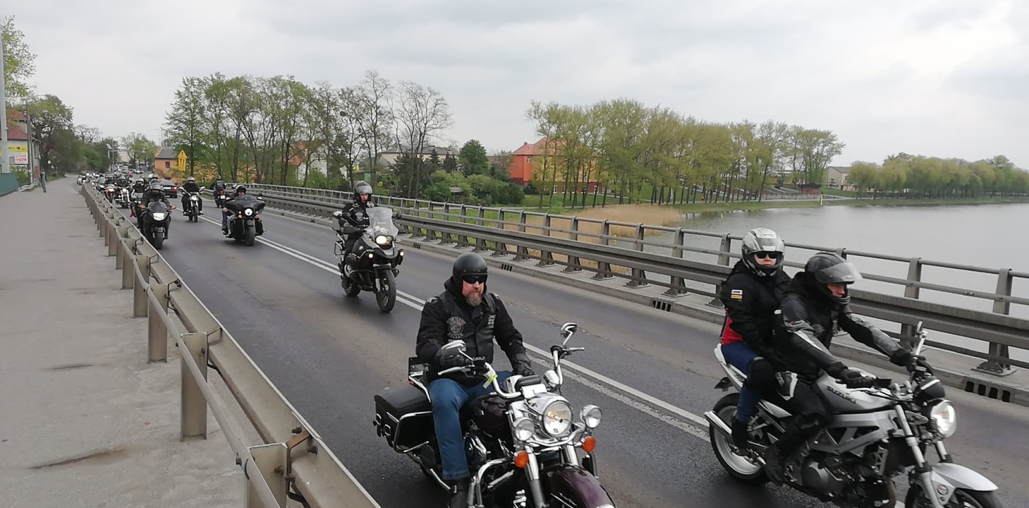 Kruszwica.online - Kruszwicę opanowali dziś motocykliści