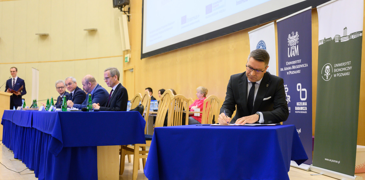 Kraj - Program Erasmus+ szansą na rozwój, innowacje oraz rozszerzanie sieci współpracy międzynarodowej na terenie wielkopolski w dziedzinie edukacji 