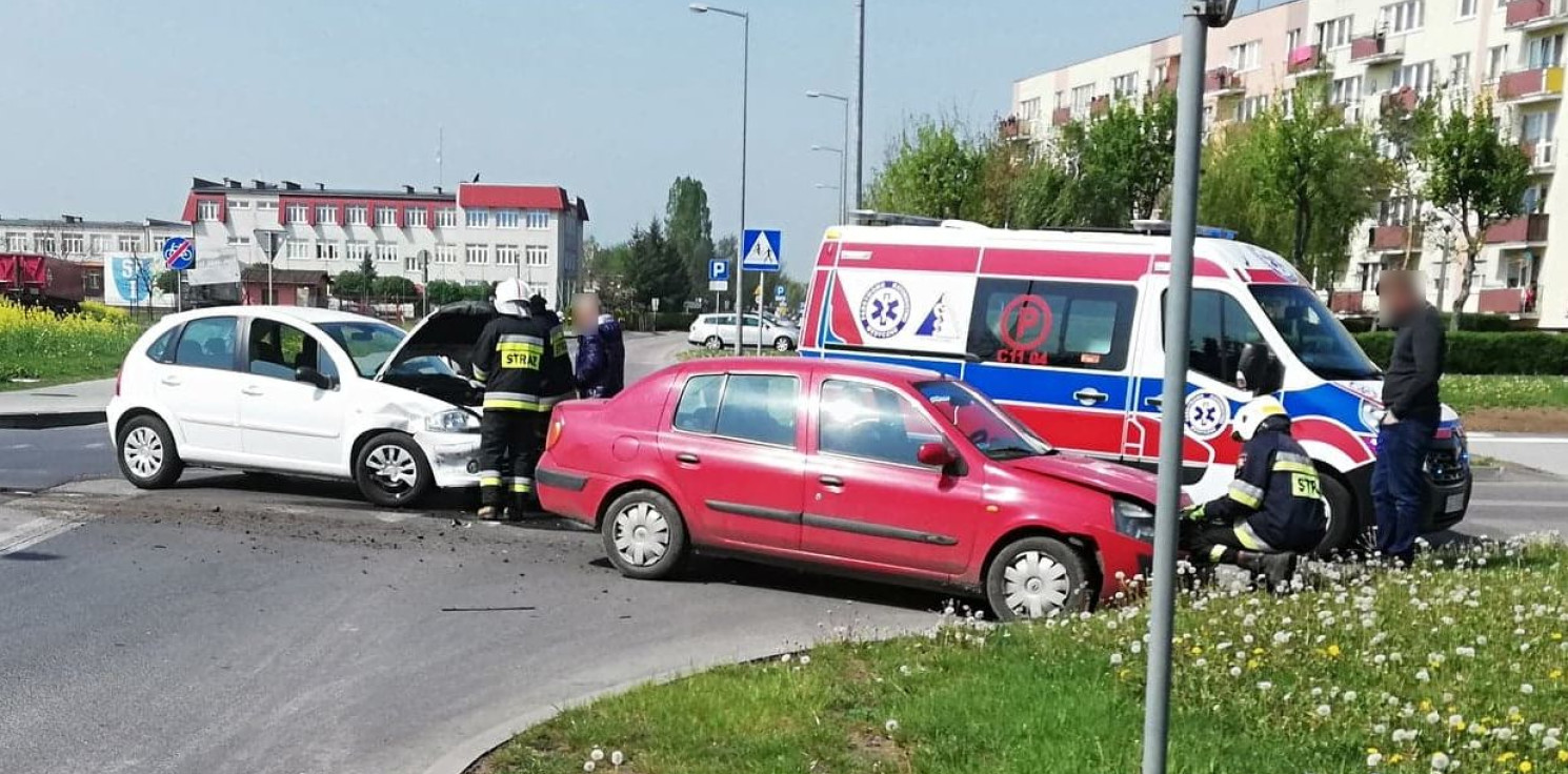 Kruszwica.online - Zderzenie aut w Kruszwicy, jedna osoba ranna