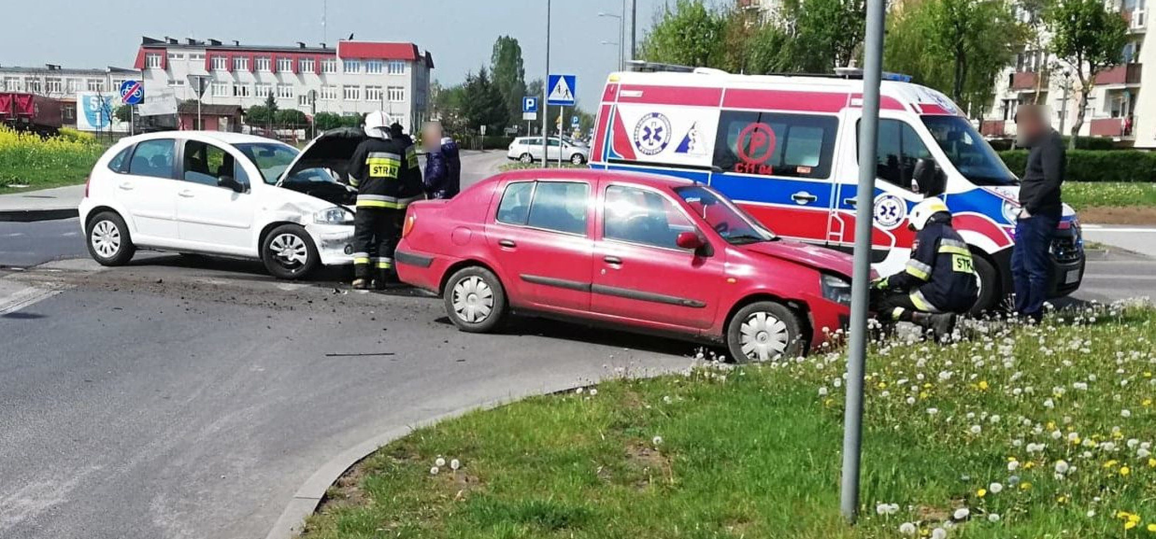 Kruszwica - Zderzenie aut w Kruszwicy, jedna osoba ranna