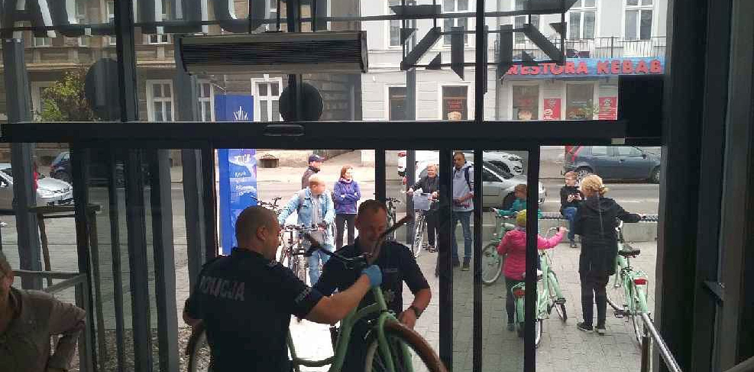 Inowrocław - Oznakowali rowery dla większego bezpieczeństwa