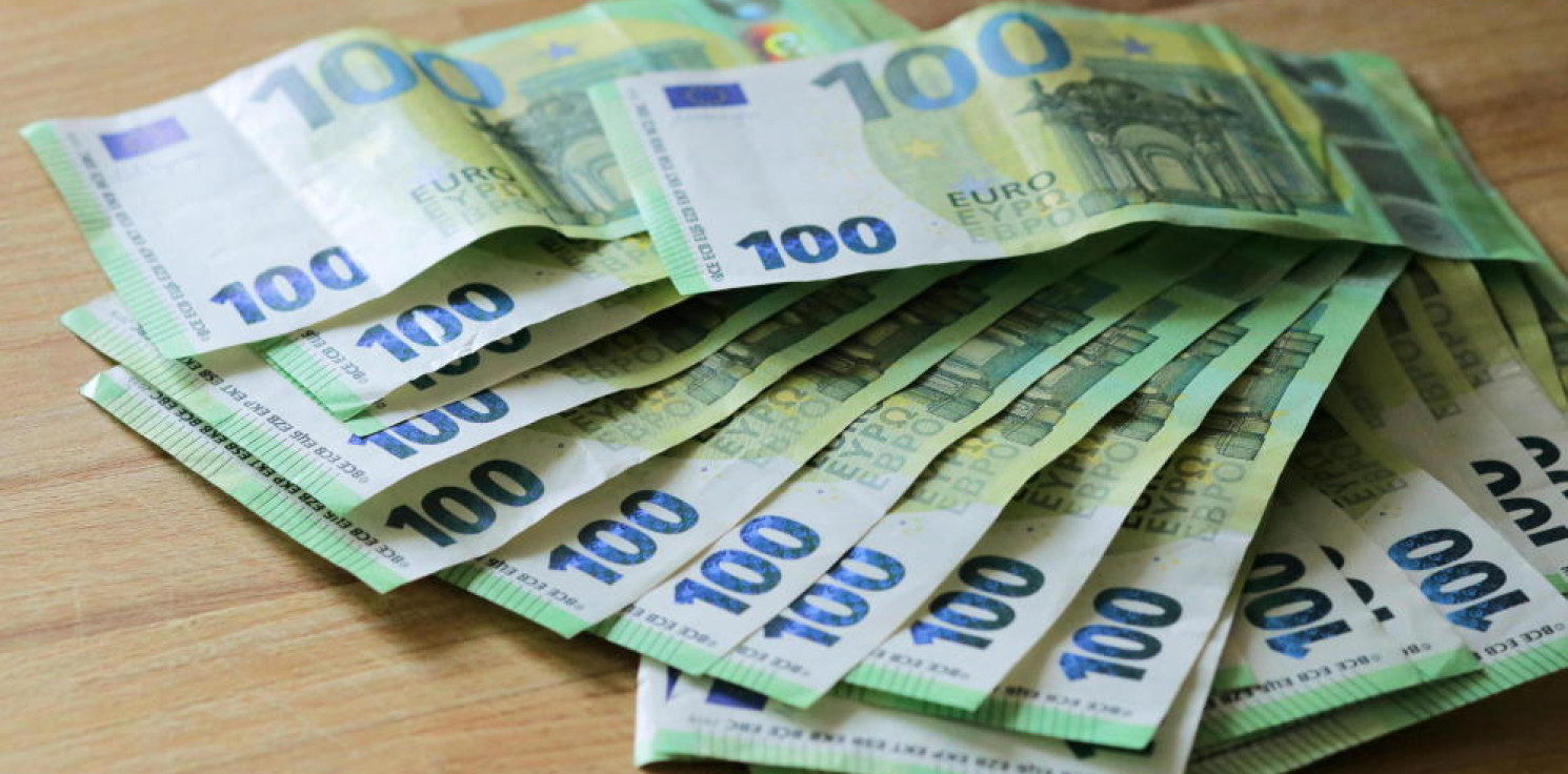 Kraj - KRD: 30 proc. młodych Polaków przyznaje, że pieniądze się ich „nie trzymają”