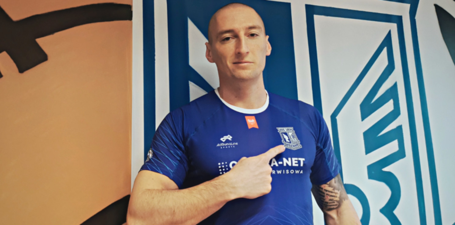 Kruszwica.online - Jakub Krzewina z herbem Lecha Poznań na koszulce